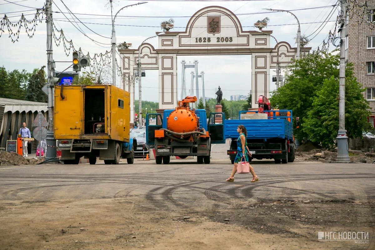 Подрядчик красноярск. Мойка улиц Красноярск фотоотчет дорожные работы.