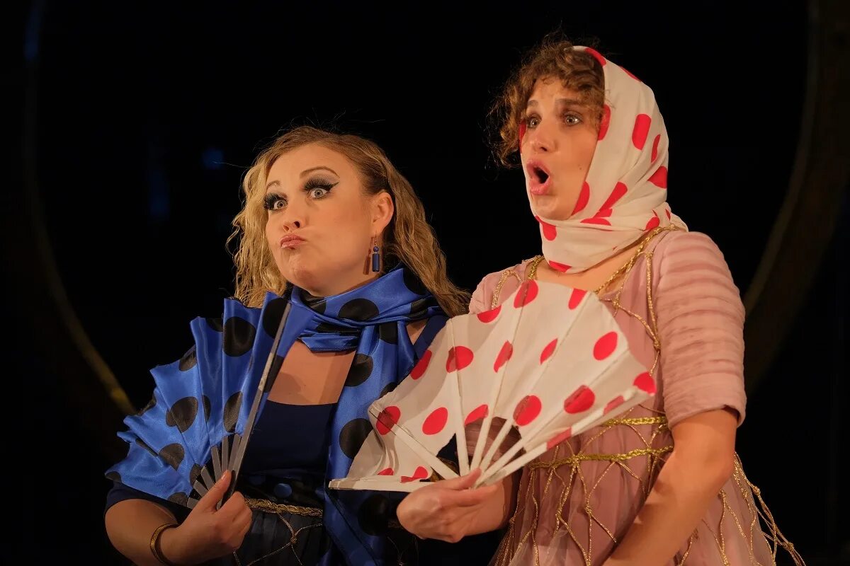 театр чайковского спб. спектакль пеппи длинныйчулок. чайковский театр драмы и комедии. чайковский театр юного зрителя. пластический спектакль.