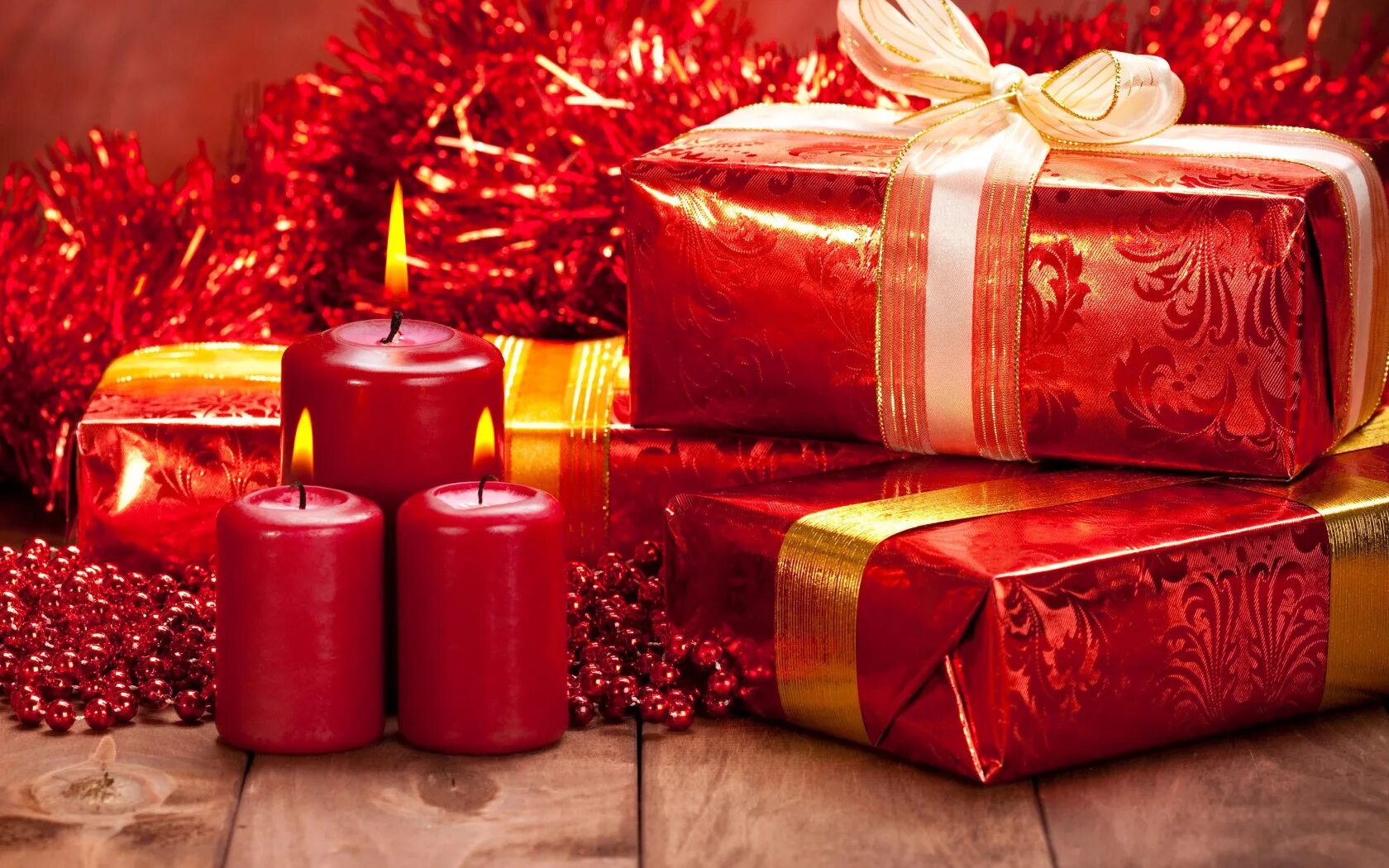 Подарок на новый год. Christmas подарки. Новогодняя елка с подарками. Подарок на новый год с елкой. Подарки под ёлкой.