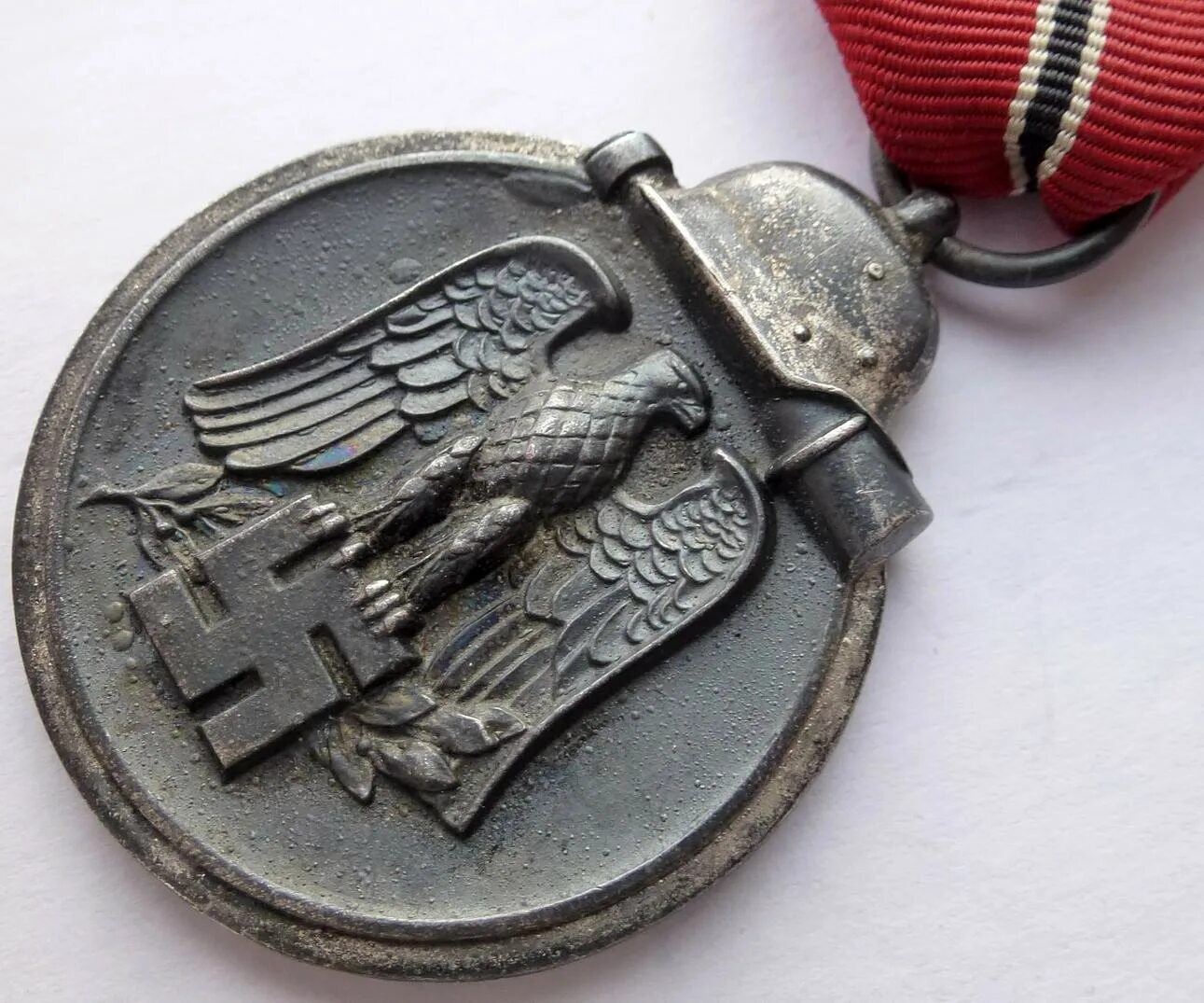 Немецкая медаль за зимнюю кампанию на востоке 1941/42. Медаль за зимнюю кампанию на востоке 1941/42 производители. Гурт медали за зимнюю кампанию на востоке 1941/42. Медаль за зимнюю кампанию на востоке. Медаль за зимнюю кампанию.