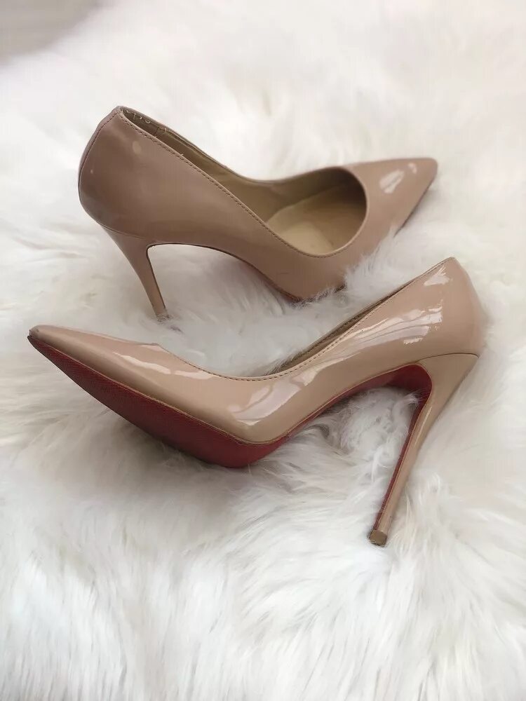 Молочные туфли на низком каблуке. Молочные туфли. Туфли молочного цвета. Туфли молочного цвета. Туфли молочного цвета.