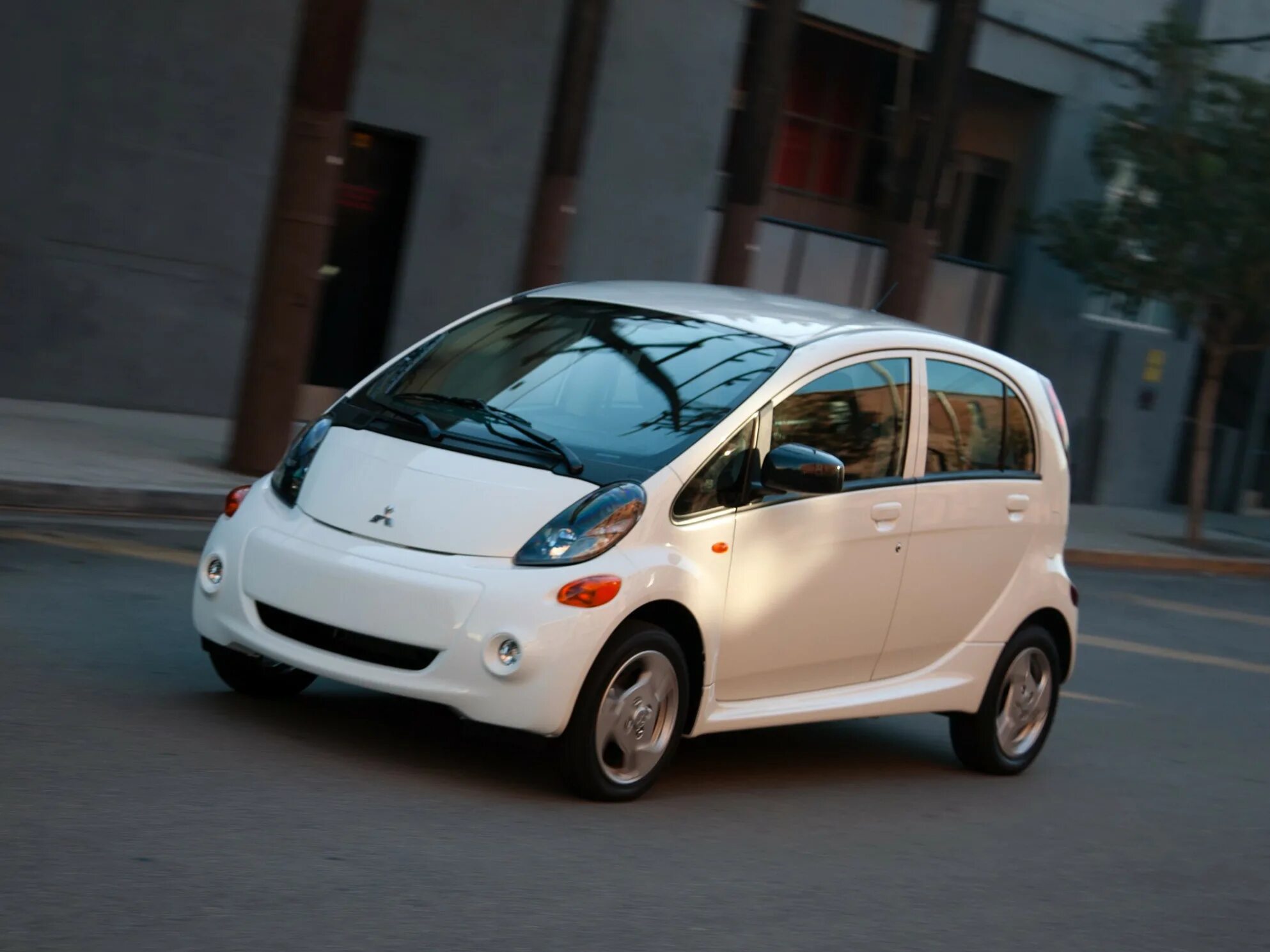 Экономный автомобиль самому. Мерседес смарт 2007. Mercedes smart fortwo cdi. Экономный автомобиль самому. Самая экономичная машина на сегодняшний день.