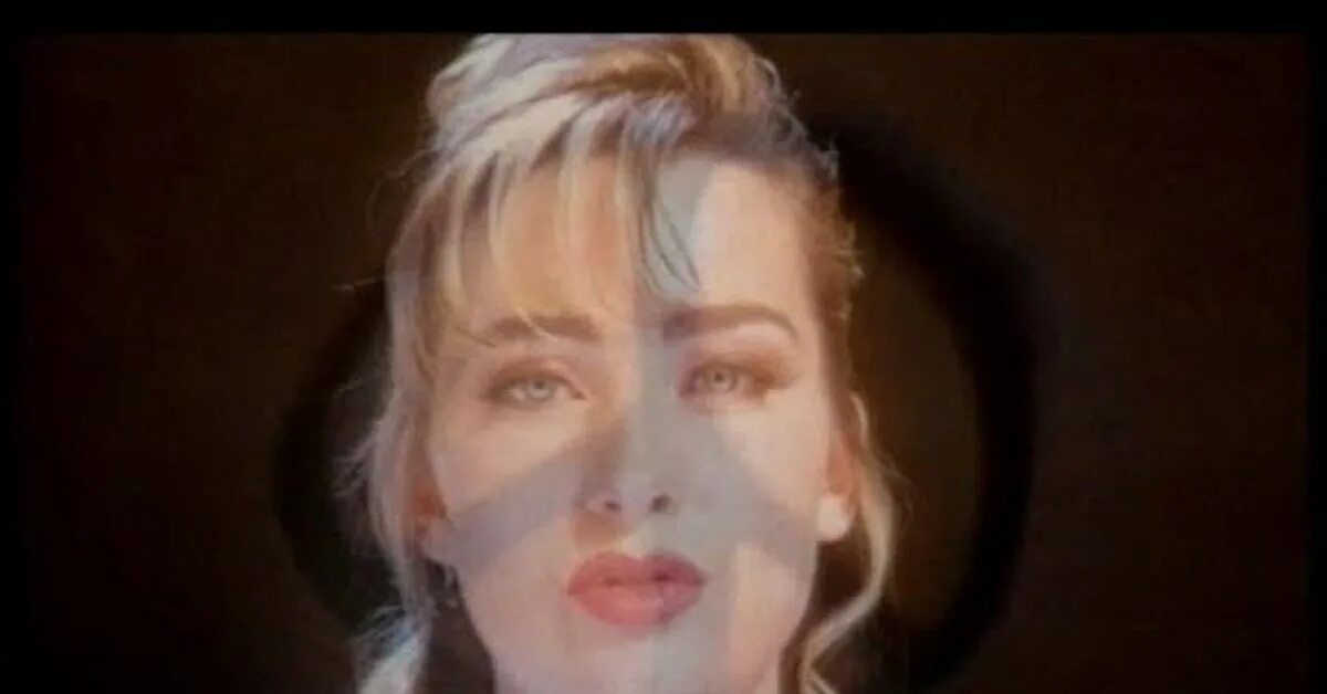 Happy nation radio. Линн берггрен 1993. джулия уильямсон ace of base. джулия уильямсон 1993 ace of base. ace of base happy nation линн берггрен.