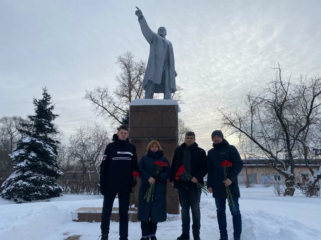 Годовщина ленина. Памятник Ленину в Орехово-Зуево. Шушмар памятник Ленина Орехово-Зуево. Памятник Сухорукову в Орехово-Зуево. День памяти Ленина 21 января.