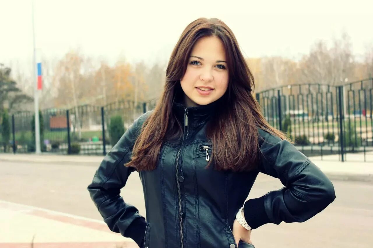 Сколько лет девчонке