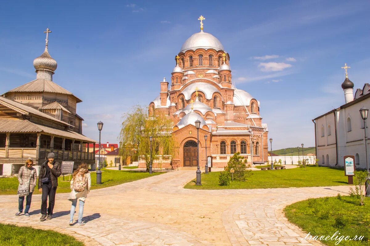 Остров свияжск экскурсии. Свияжск остров-град. Татарстан остров Свияжск. Остров-град Свияжск в Казани. Музей остров град Свияжск.