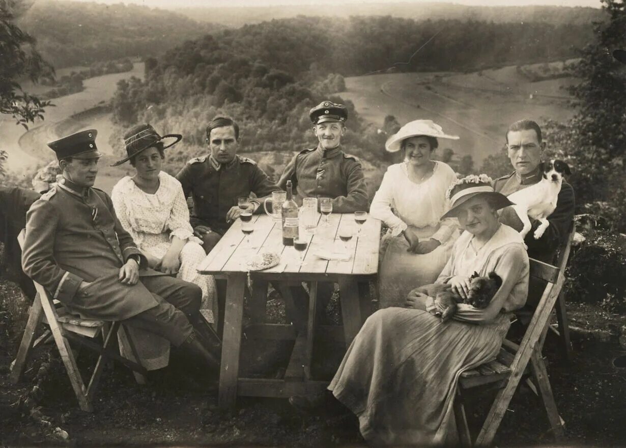 Как жили в первую мировую войну. Первая мировая. Первая мировая 1914. Люди 1914 года. 1914 Год фото.