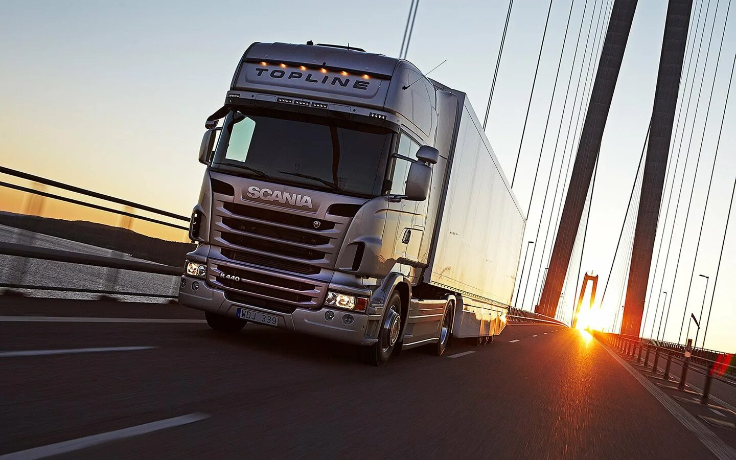 Картинки дальнобой. Scania r440. Скания большегруз. Скания r440 Делко. Фуры дальнобойщики Скания.