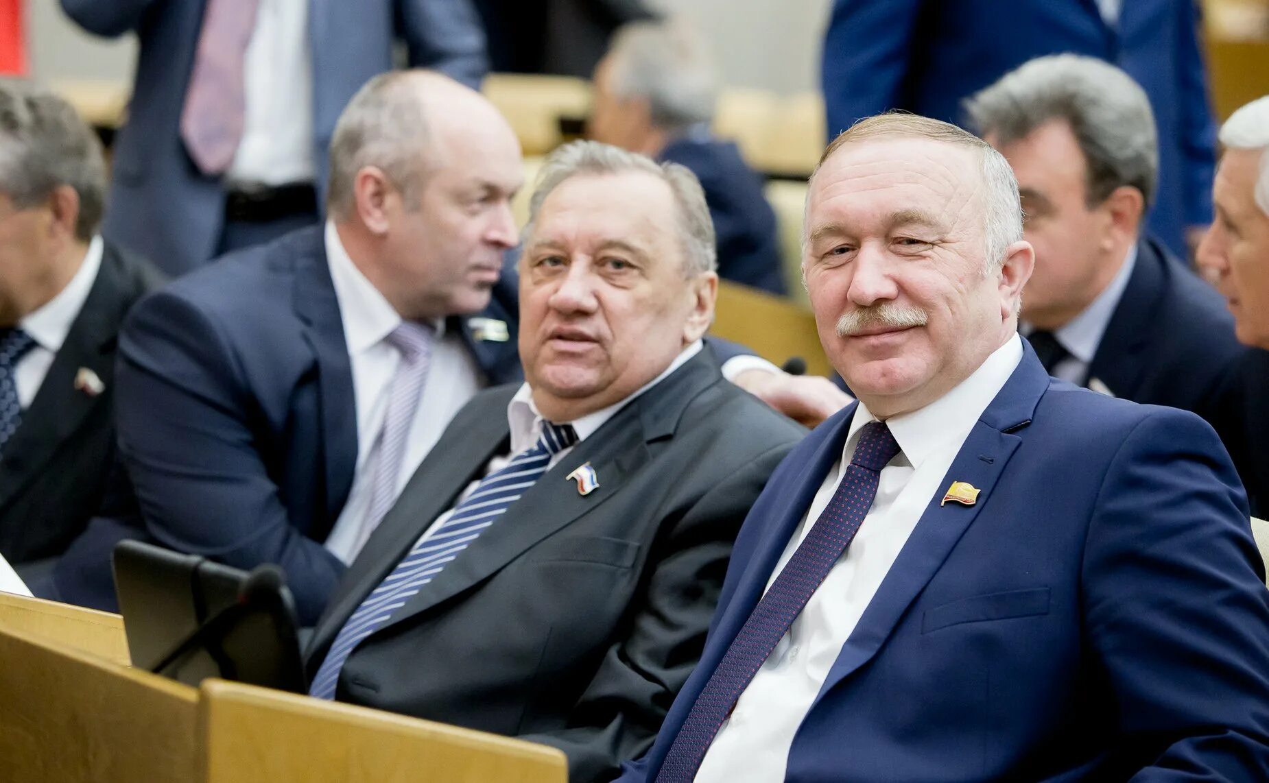 Сенаторы представляют российскую федерацию. Сенатор совета федерации рф. Сенаторы совета федерации. Совет федерации рф. Сенаторы фс рф.