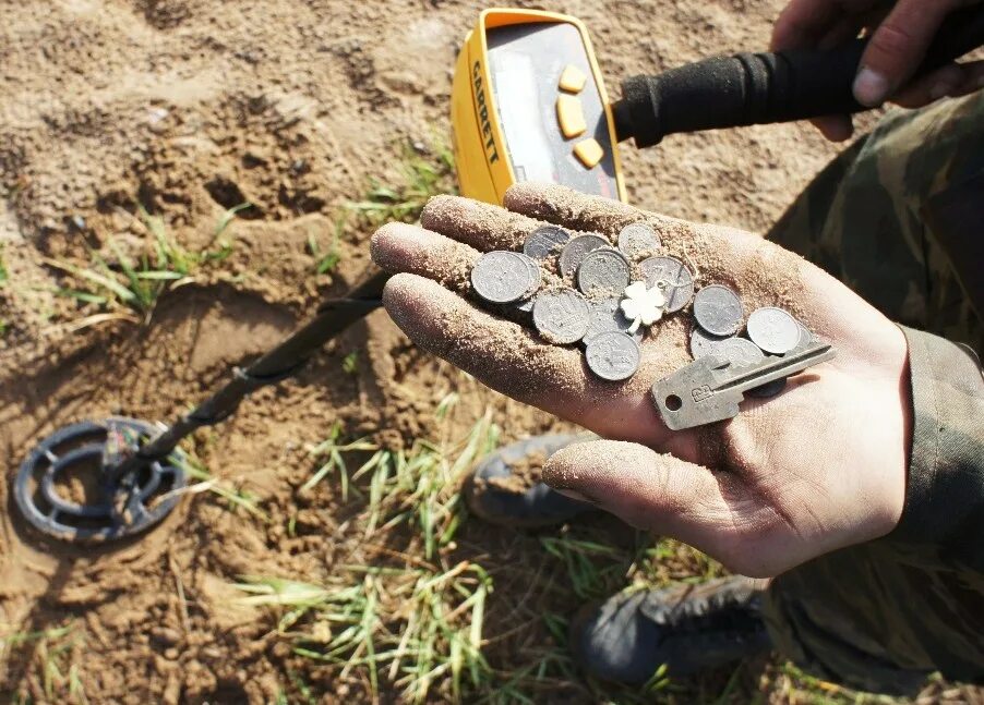 кладоискатели коп с металлоискателем. где можно ходить с металлоискателем. находки металлоискателем в пермском крае. места для копки с металлоискателем. кладоискатели коп с металлоискателем.