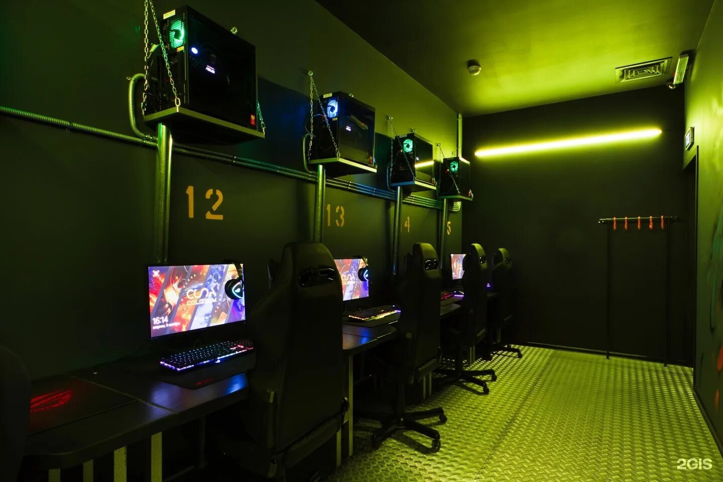 Киберспорт арена coliseum. Кибер пятигорск. Хакерское оборудование. Кибер пятигорск. Киберспорт арена coliseum.