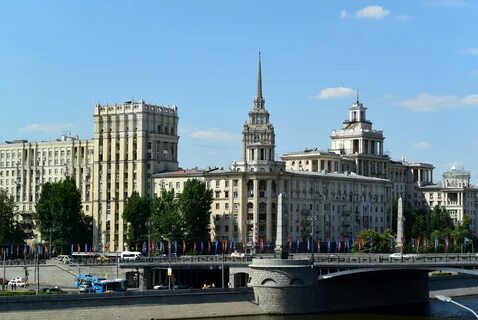 Гостиница на набережной