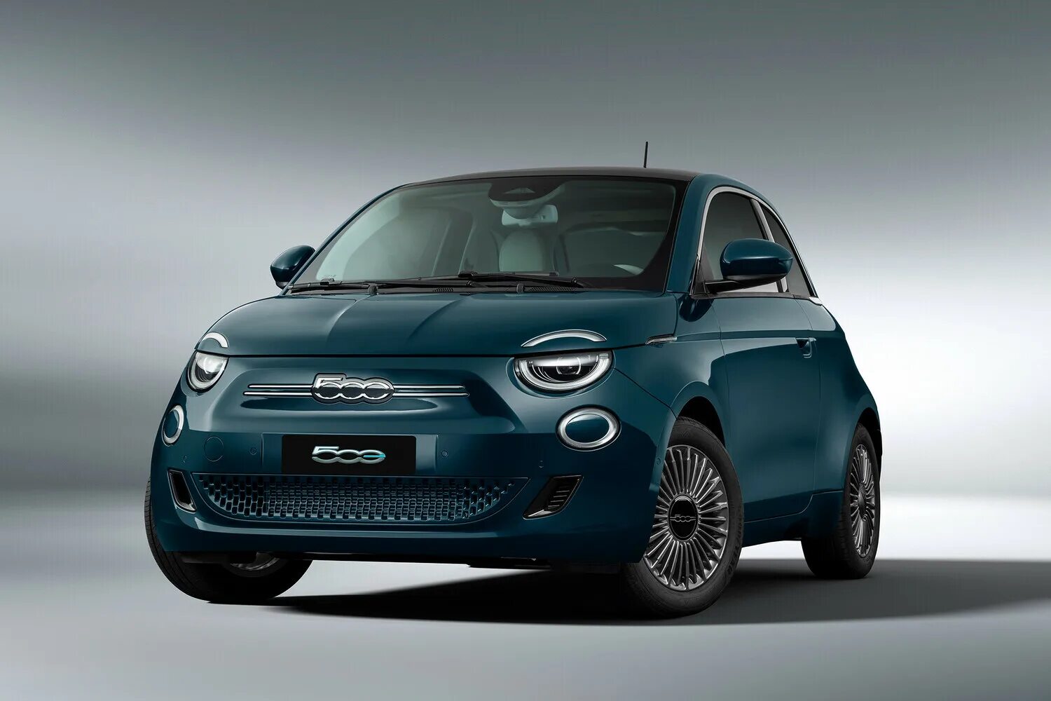 Fiat Россия. Fiat 500. Китайское авто за 7 млн рублей. Фиат машина в переростках. Фиат страна производитель