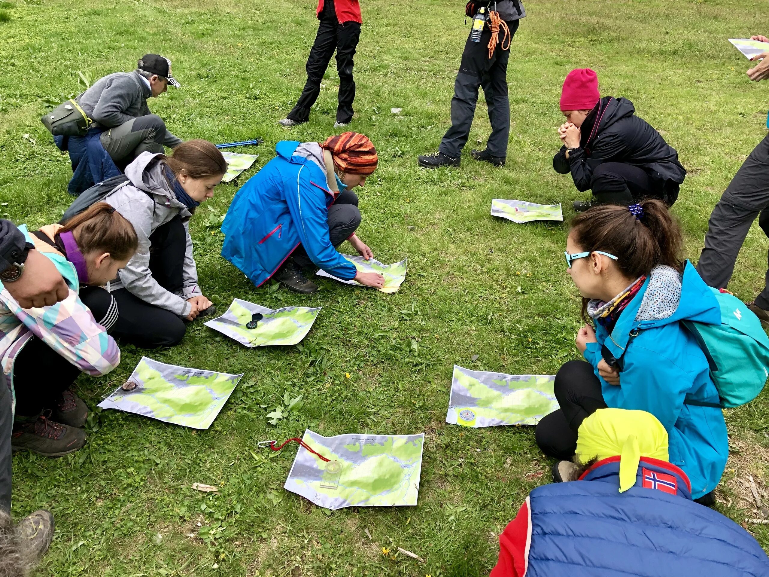 Tourism school. Школьный туризм. Поход школьников. Туристический кружок. Поход в школу.