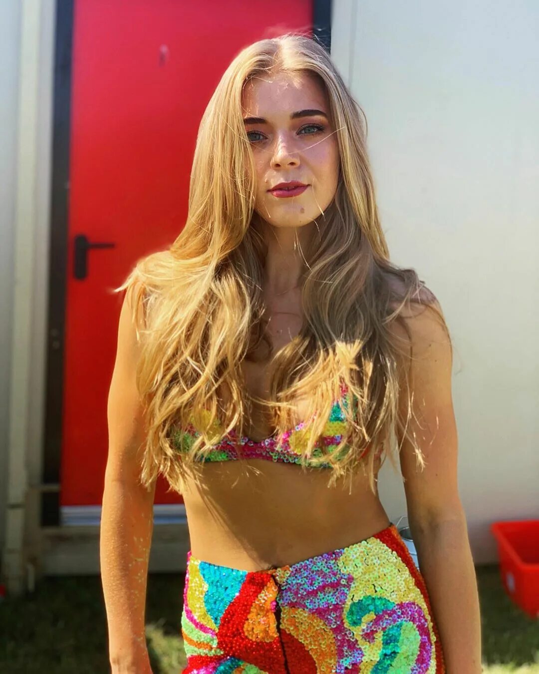 Александер людвиг 2022. Фото хила. Хилы сериал постер. Бекки глупчински. Faith hill в молодости.