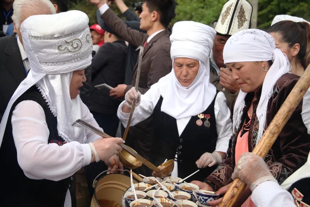 Сумолок у кыргызов. Нооруз сумолок. Нооруз Ош. Сумаляк Киргизия.