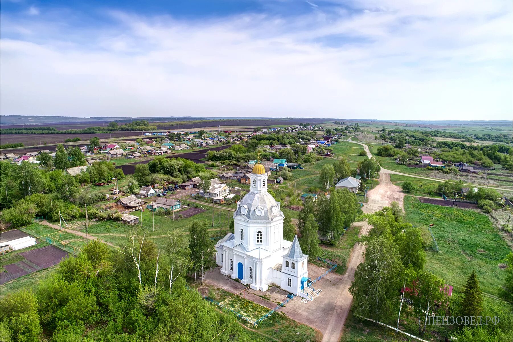 Поим м. Церковь в селе Уварово Иссинского района. Пензенская область Уварово Церковь. Село Уварово Иссинский район Пензенской. Храм в селе Уварово Пензенской области.