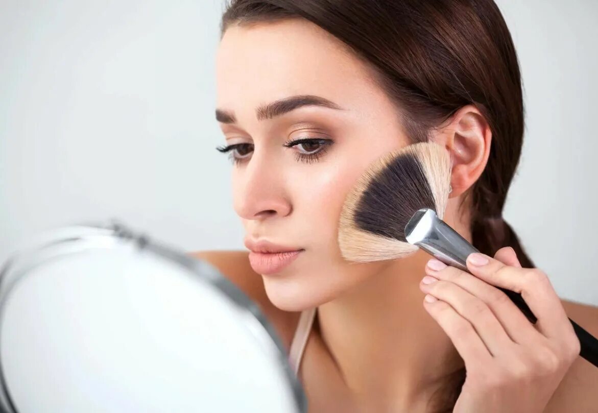 Apply make up