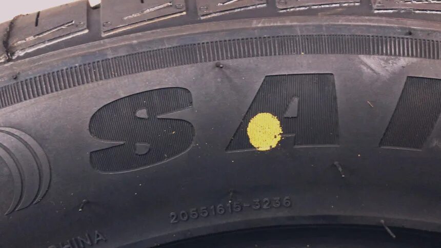 Landsail ls588 205/60 r16. Жёлтая и красная точка на шине. Цветные покрышки для авто. Жёлтая и красная точка на шине. Красная метка на шине.
