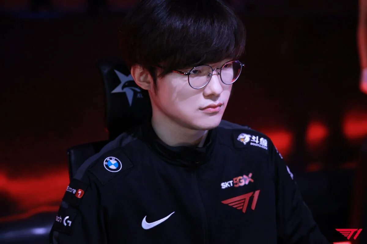 Faker php. Фейкер в армии. фейкер злой. фейкер живи. faker девушка.
