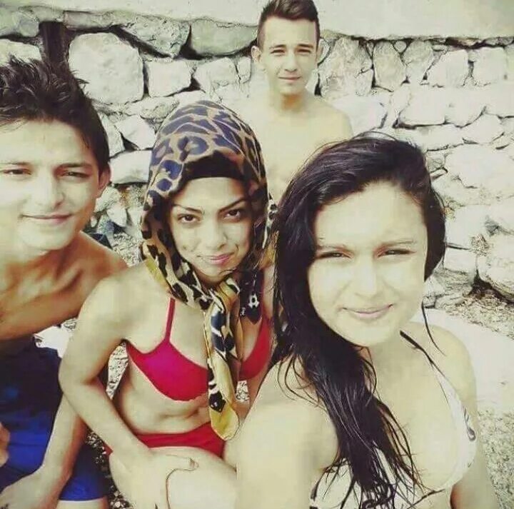 Turkish девушка с парнем частное. Turkish girls group. туркиш герл фэмили. группа 35+. Türk grup.