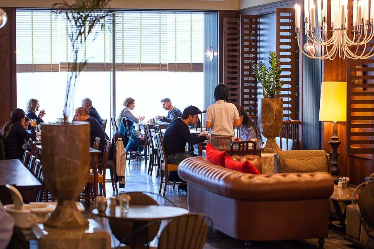 Ресторан plaza воронеж. Мероприятие в ресторане. Алексей дыма шеф-повар. Галкин в ресторане. Сейчас работающие рестораны.