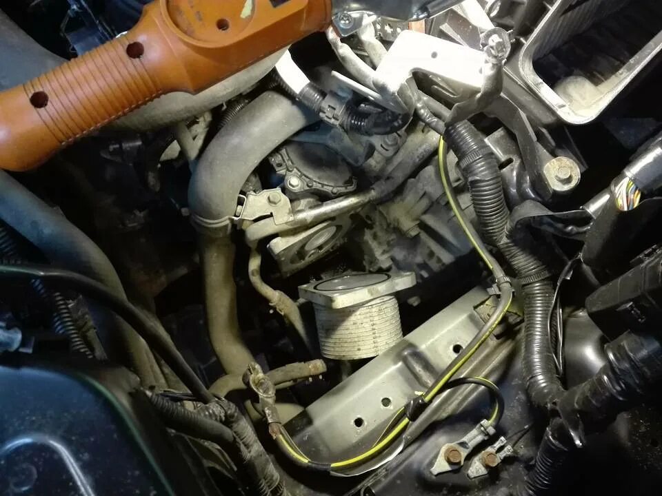 Замена масла двигателя аутлендер. Теплообменник cvt mitsubishi outlander xl. вариатор митсубиси аутлендер. фильтр в теплообменнике вариатора outlander xl. жидкость для вариатора mitsubishi outlander 3.