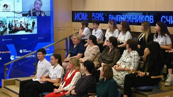 Симонян а. Конференция в министерстве образования. Пресс конференция. 8 министерская конференция. Чиновник министерства образования.