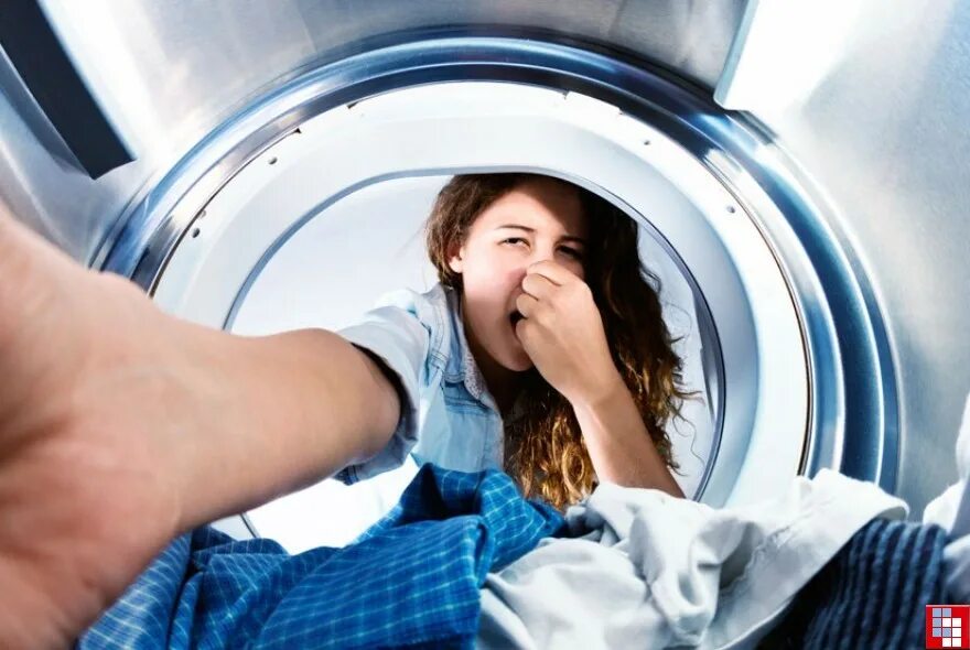Белье неприятно пахнет. Неприятный запах в стиральной машине. Вонь из стиральной машинки. Запах из стиральной машины. Неприятный запах из машинки после стирки.