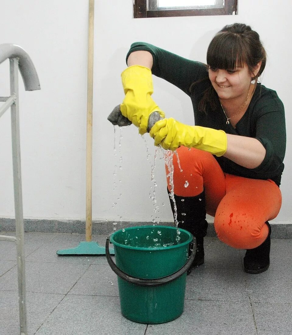 Техничка в школе. Мытье пола. Уборка подъездов. Техничка в школе. Уборка.