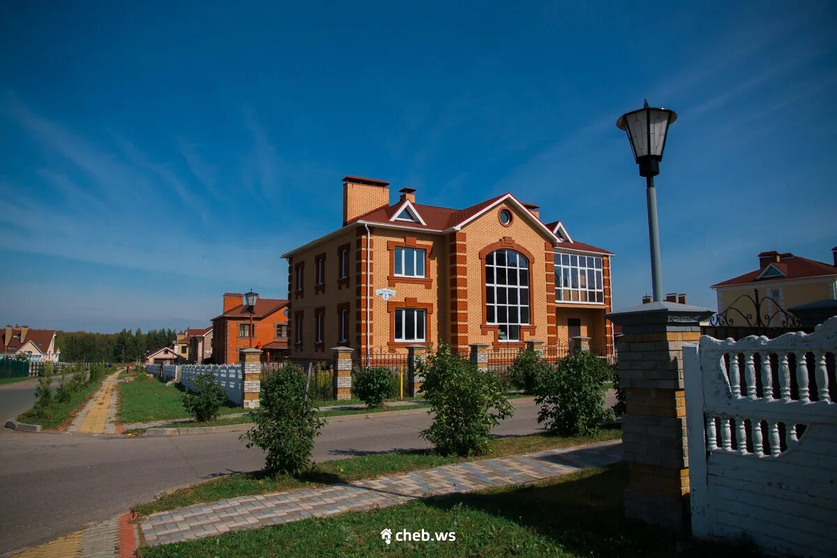 Посёлок европа ильинское шоссе. Коттеджный поселок в горах. Юсупов парк домодедово. Поселок сиреневый челябинск. Сиреневый коттеджный поселок.