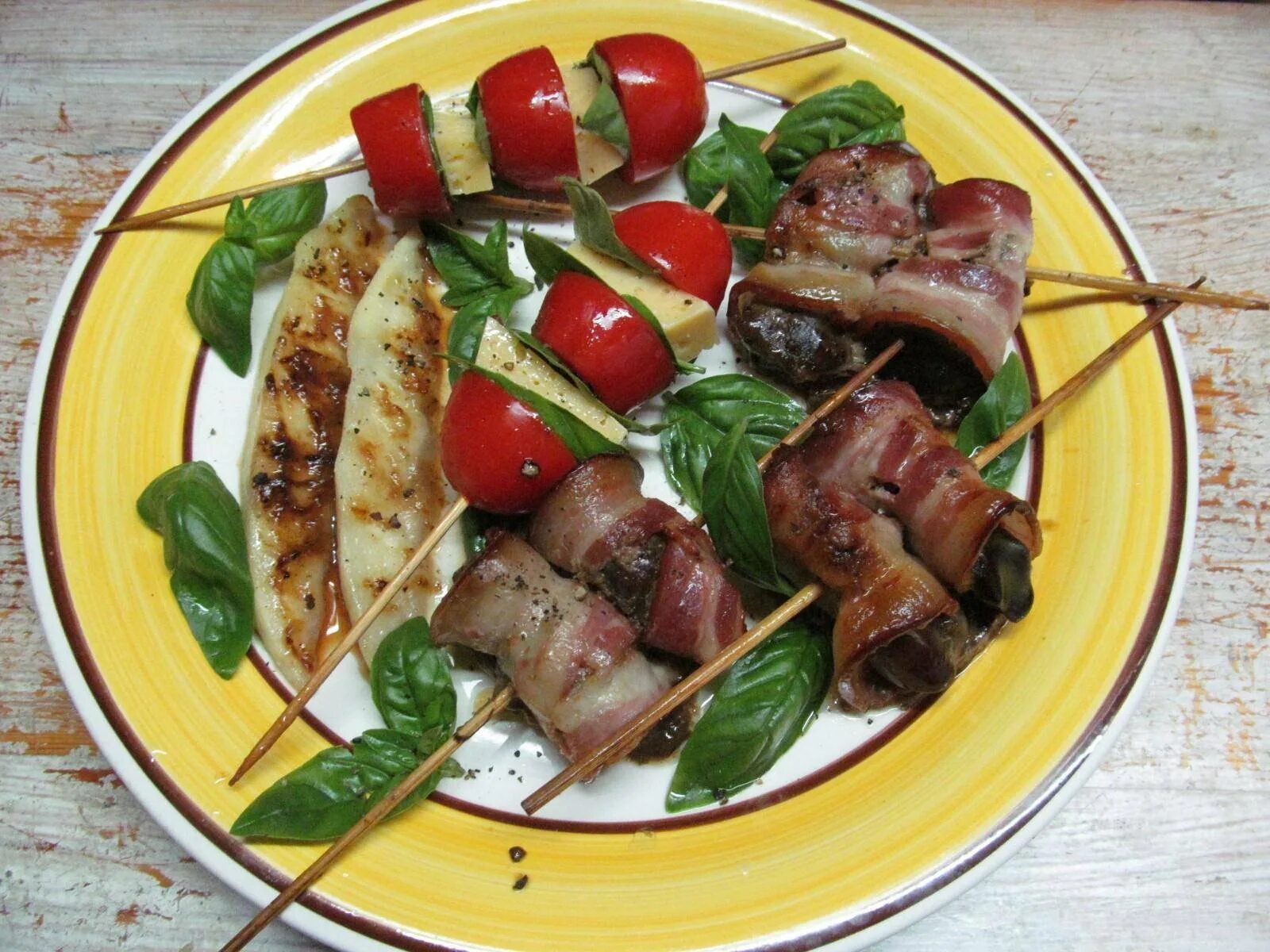 Какой гарнир к шашлыку. Гарнир к шашлыку. гарнир к куриному шашлыку. гарнир к шашлыку из свинины на праздничный стол. красивая шашлык с гарниром.