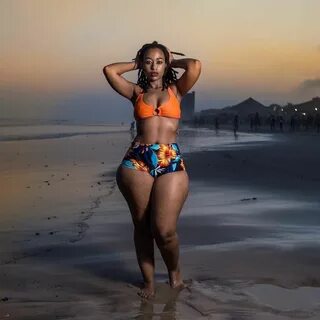 mpho khati Big Hips And Thighs, Thick Thighs, Hot Pants, Most Beautiful Bla...