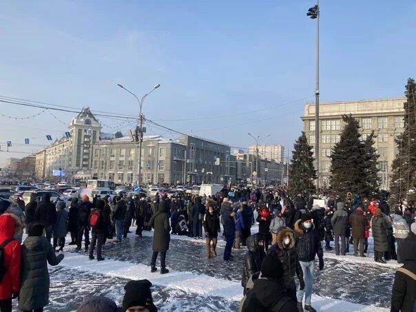 Мероприятие на площади ленина сегодня. Площадь Ленина Новосибирск 2023. Площадь Ленина Новосибирск зима 2023. 1990 Год в Новосибирске площадь Ленина. Площадь Ленина в Новосибирске сейчас.