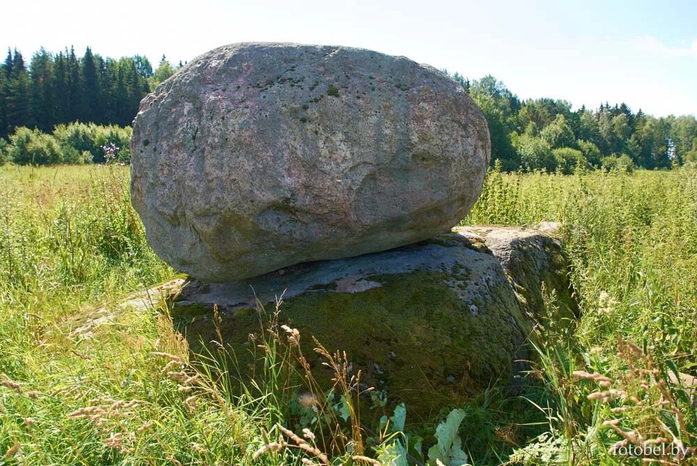 три камня. стоунхендж тольятти. кузнечики подольск аллея камней. висячий камень ергаки. каменная глыба 5.