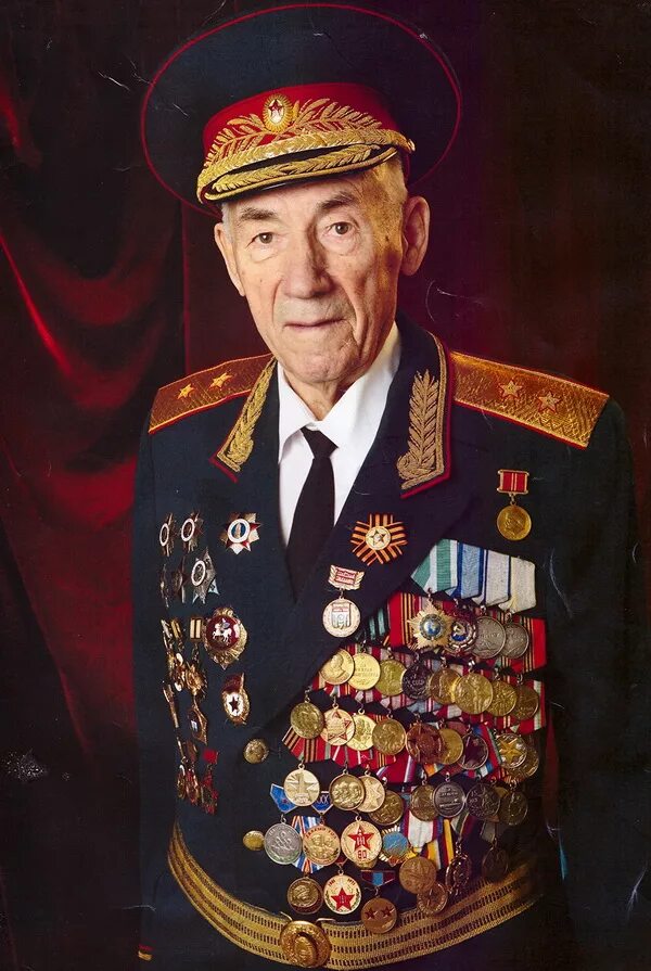 генерал лейтенант михаил лукин. батов павел иванович герой советского союза. михаил фёдорович лукин. ). виталий иванович попков лётчик.