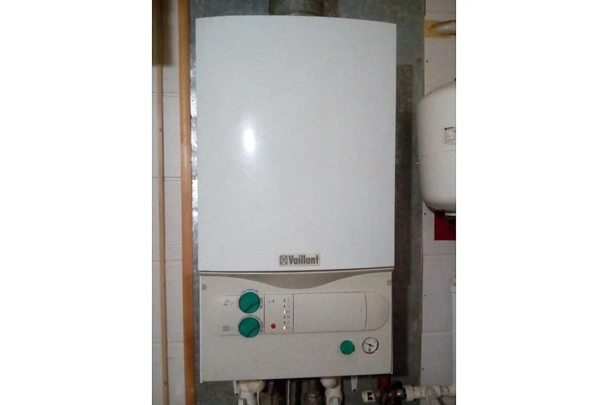 Vaillant газовый котел двухконтурный 240. Vaillant котел настенный ATMOMAX Pro vu 240/2-3. Котёл газовый двухконтурный настенный Vaillant 24 КВТ. Vaillant газовый котёл двухконтурный 24 КВТ.