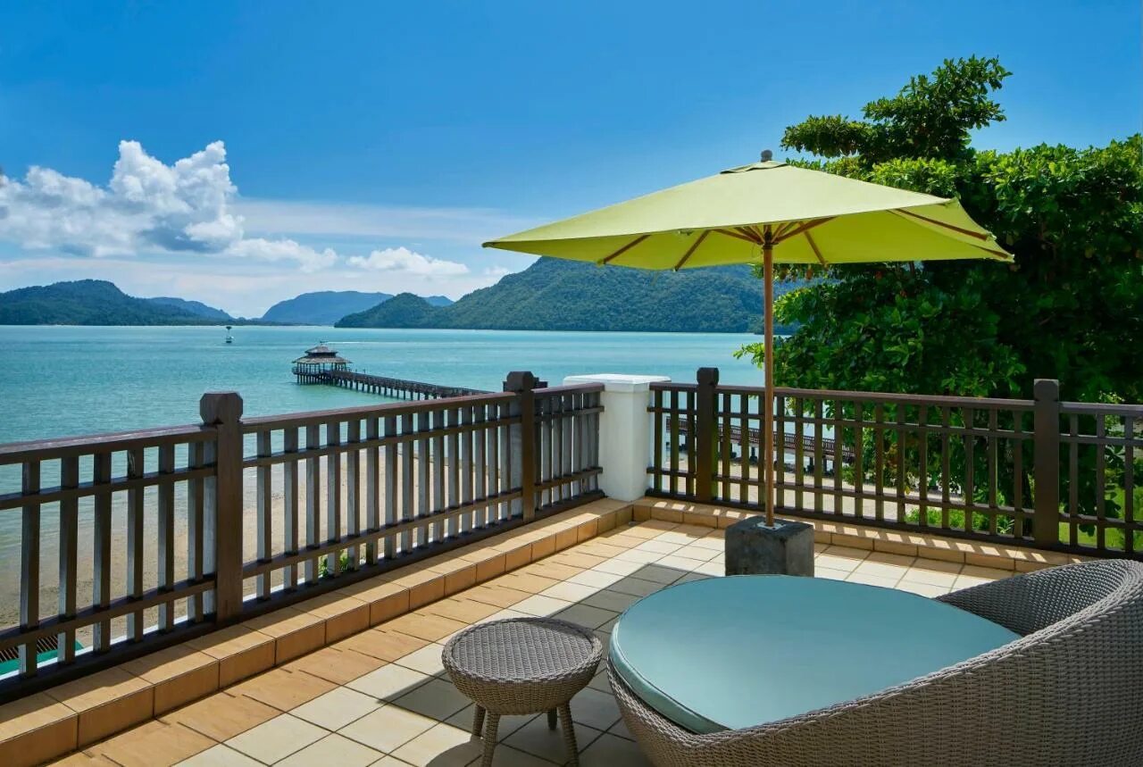 Отель berjaya langkawi resort. The ritz-carlton, langkawi 5. Берджая лангкави. Остров-курорт лангкави. Diamond langkawi travel.