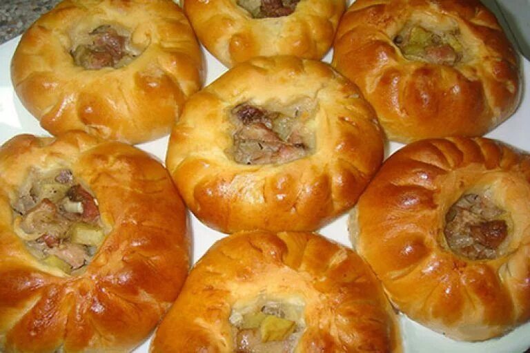 Беляши в тесте в духовке. Беляши в тесте в духовке. Беляши. Вак беляш с картошкой и мясом. Беляши в духовке.