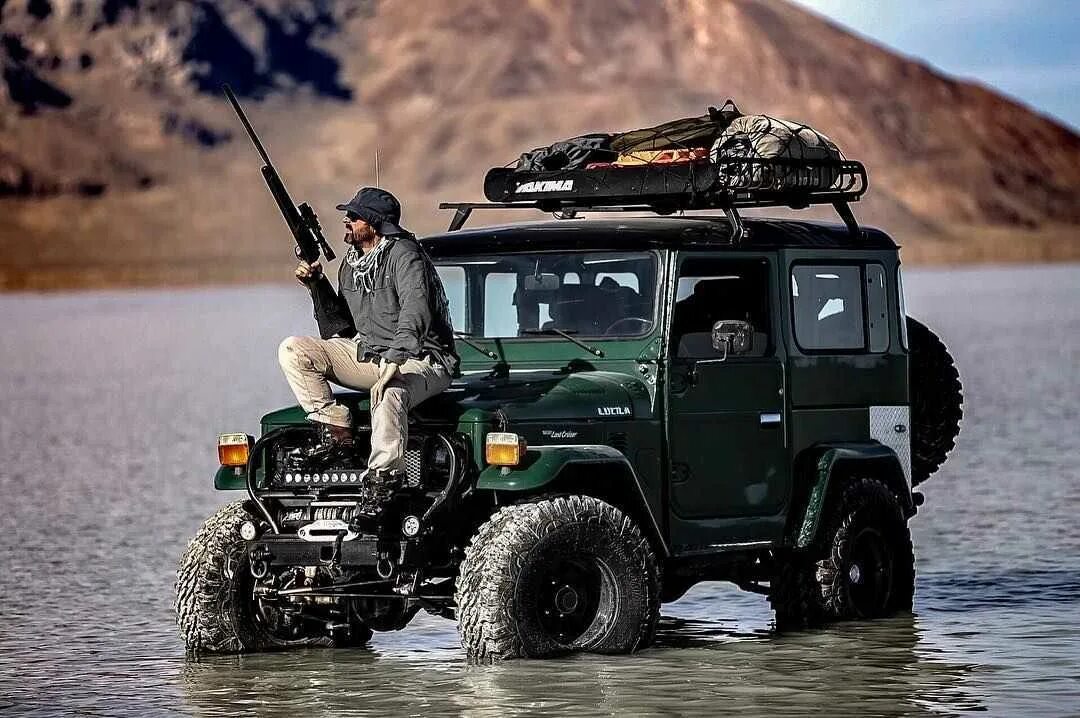 Ловля машин. Toyota Land Cruiser fj40. Тойота ленд Крузер для охоты и рыбалки. Тойота ФЖ 40. Ленд Ровер для охоты и рыбалки.