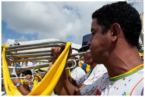 Munguzá do Zuza e Bacalhau do Batata - Carnaval 2013 (8497958404).jpg. 