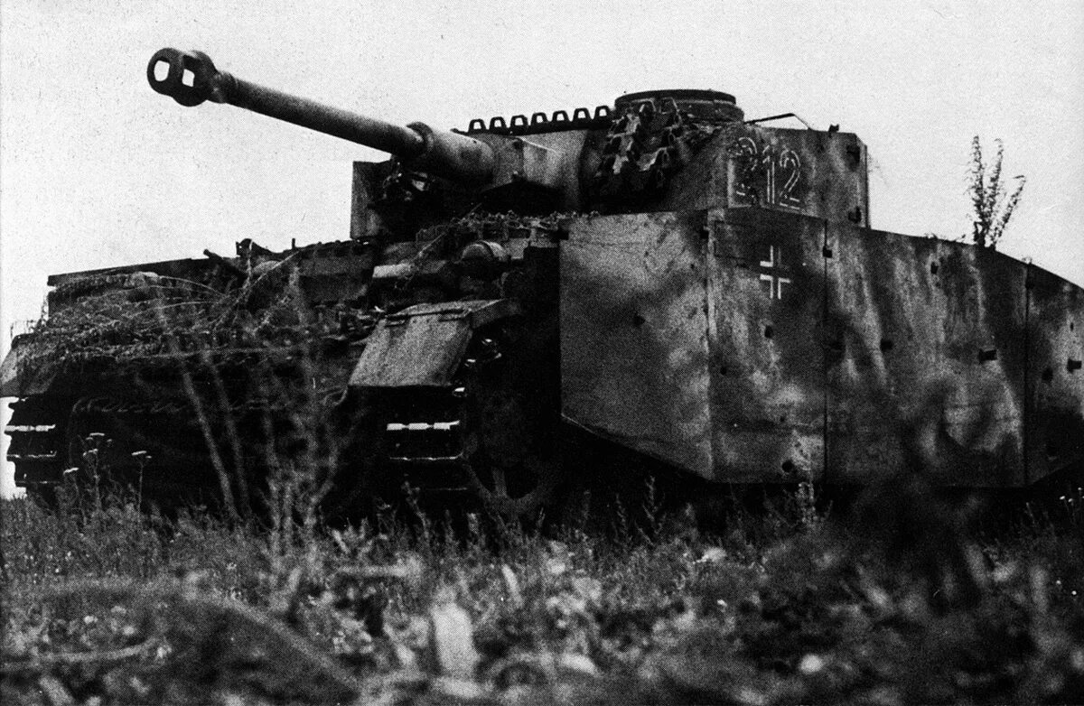 Немецкие танки курская. PZ 4 Ausf h на Курской дуге. Танк PZ-IV 1943. PZ 4 Ausf g на Курской дуге. PZ 4 G на Курской дуге.