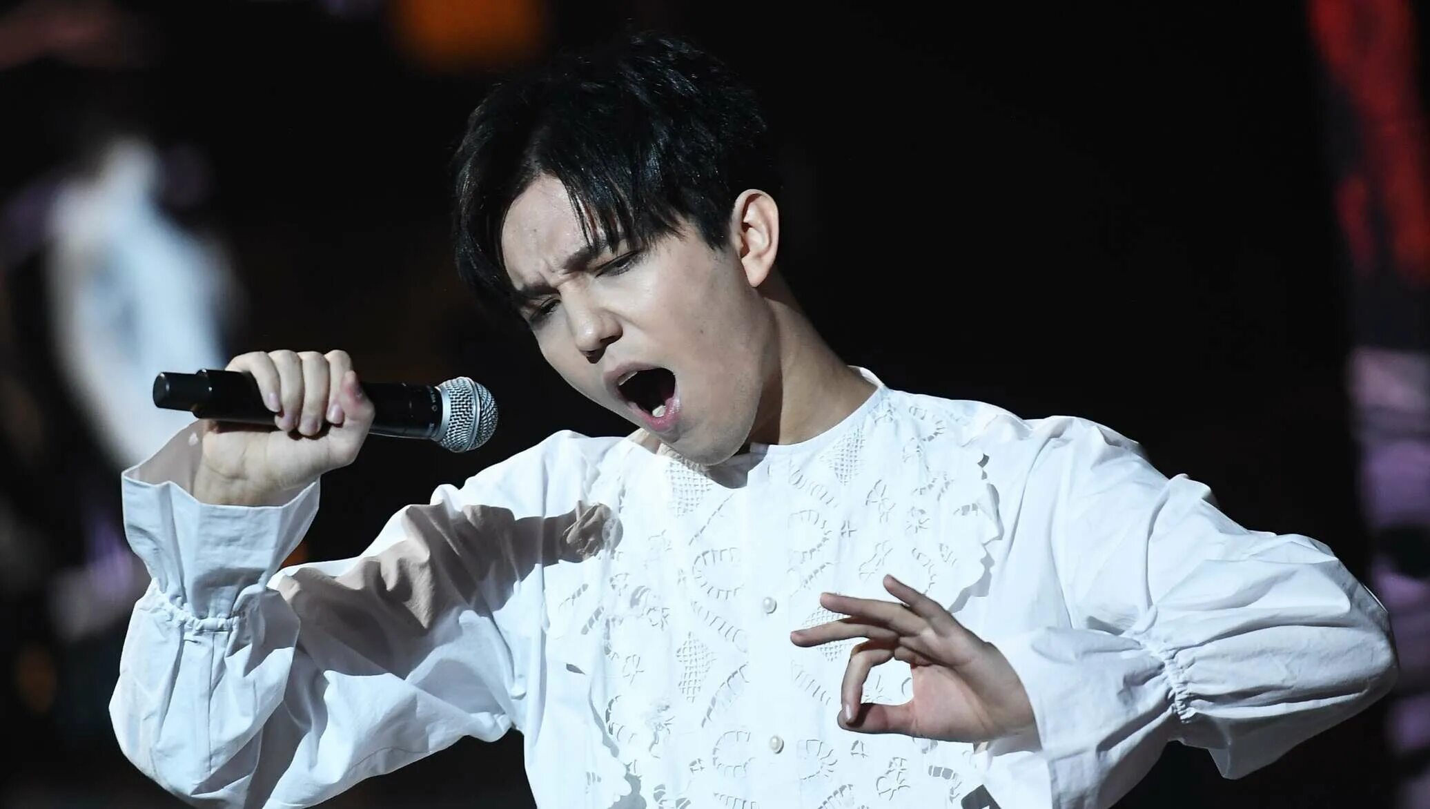 Песня димаш америка. Димаш 2021. Димаш кудайбергенов новая волна 2021. Казахский певец димаш кудайберген 2020. Песня димаш америка.