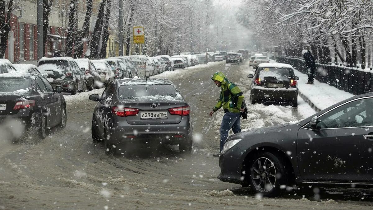 Последние недели апреля. Снег в России. Мокрый снег. Мокрый снег в Москве. Дождь со снегом в Москве.