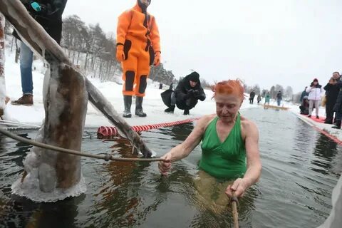 Посвятила воду