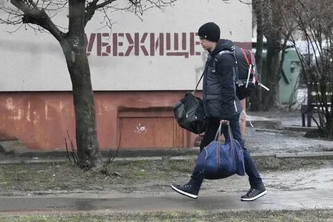 Не выпускают из дома