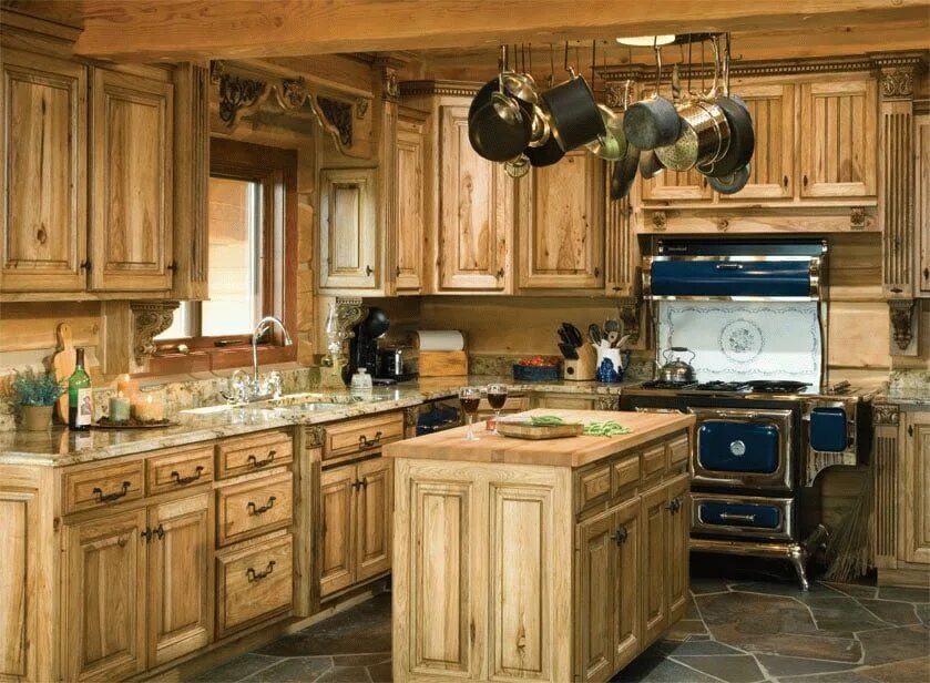 Фасад под старину. Деревянная кухня. Кухонная мебель в деревенском стиле. Кухня из дерева. Деревянные кухни под старину.