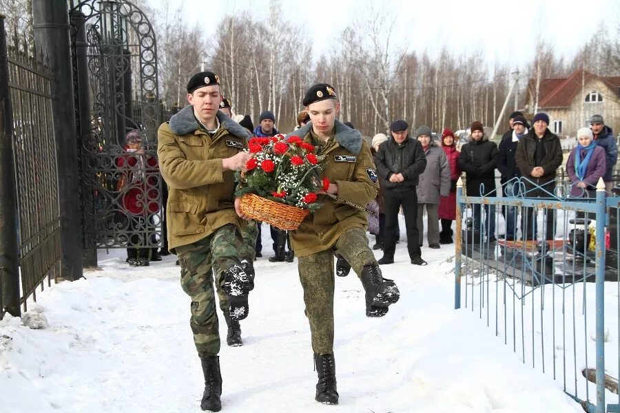 6 рота правда. Псковские десантники у высоты 776. Псковский десант 6 рота. Псковский десант 6 рота высота 776.6. 6 Псковская рота десантников.