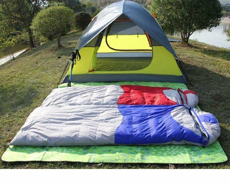 Спальный мешок палатка купить. Спальник палатка. Палатка пенка спальник. Спальные мешки в палатке. Спальник в кемпинге.