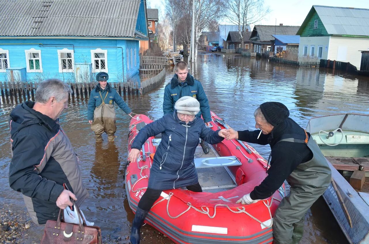 Подслушано в устюге в контакте. Ожидается паводок в Устюге. Великий Устюг потоп 2016 год. Великий Устюг климат. Погода Великий Устюг.